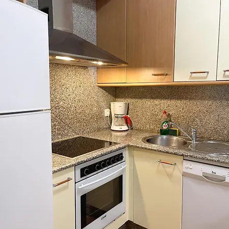 Estudio En Velazquez Moreno 40 1ºb Виго