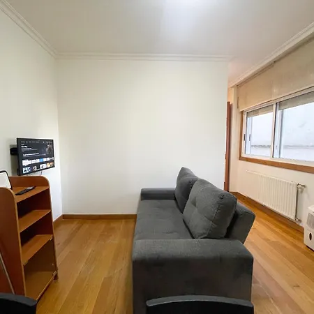 Estudio En Velazquez Moreno 40 1ºb Виго