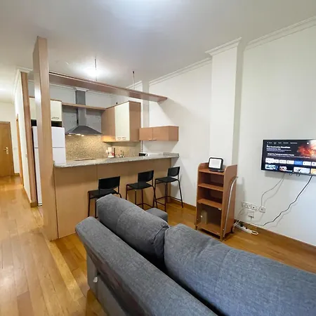 Estudio En Velazquez Moreno 40 1ºb Виго
