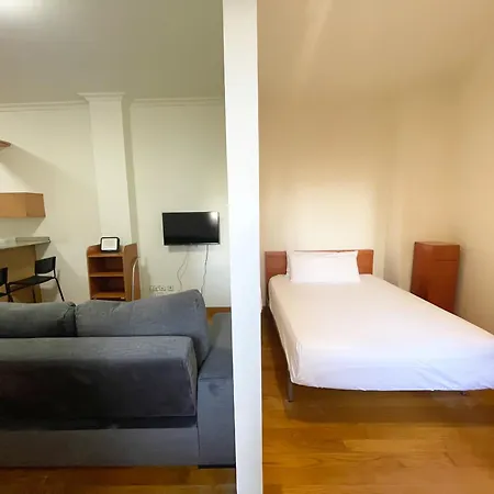 Estudio En Velazquez Moreno 40 1ºb * Виго