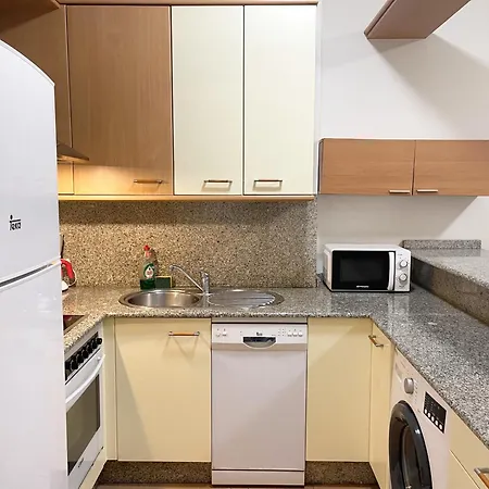 Estudio En Velazquez Moreno 40 1ºb Виго