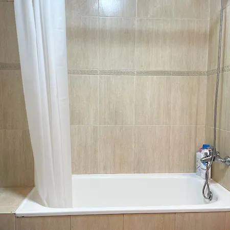 Estudio En Velazquez Moreno 40 1ºb Апартаменты